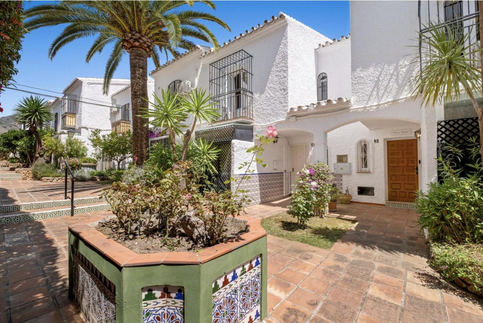 Casa Lena Town House With Pool Villa Nerja Eksteriør bilde